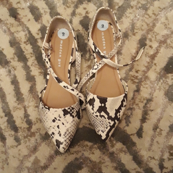 Flats - Picture 2 of 2